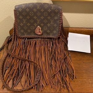 Louis Vuitton Cartouchiere GM